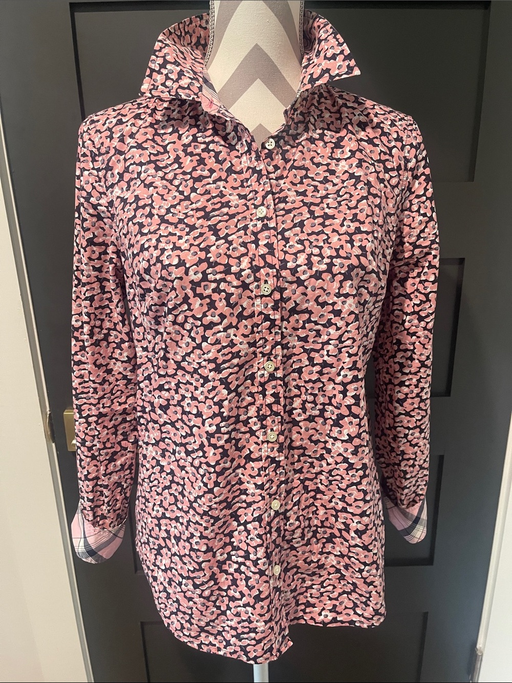 Talbots Cotton Floral Flip Cuff Button Down Shirt Size 6